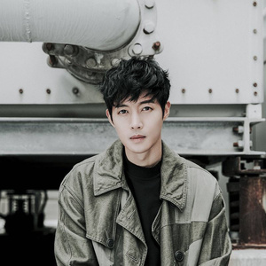 김현중金贤重