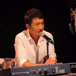 DJ伍洲彤